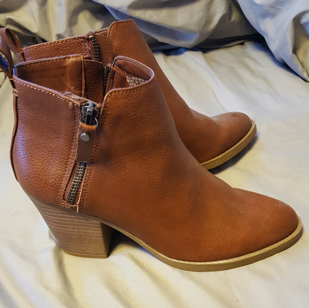 Women's size 7 booties